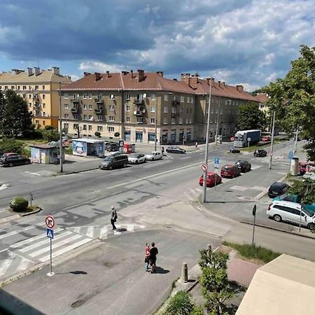 Priestranny 3 Izb. Apartman V Centre S Parkovanim. Besztercebánya Kültér fotó