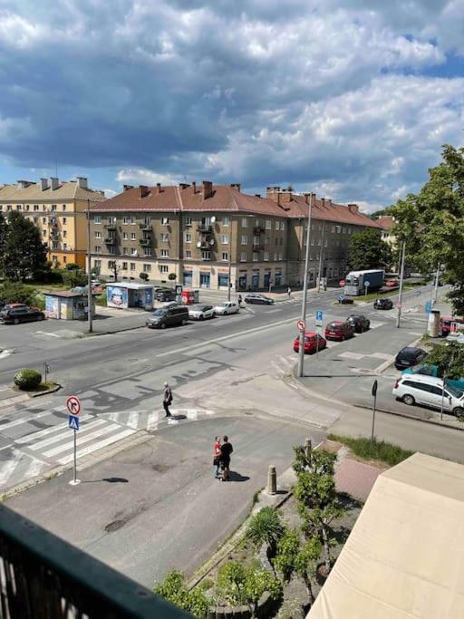Priestranny 3 Izb. Apartman V Centre S Parkovanim. Besztercebánya Kültér fotó